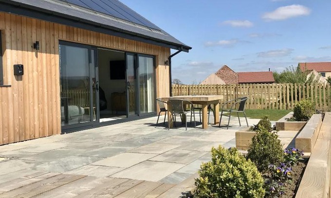 Dunholme Casa | Dragonfly Cottage, Ashlin Farm Barns