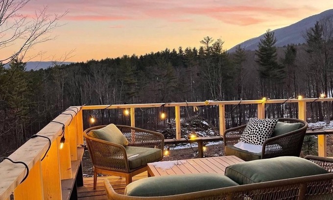 Manchester Center Cabina | Dragonfly Cottage -Luxurious Mountain View A-Frame -quiet street close to town.