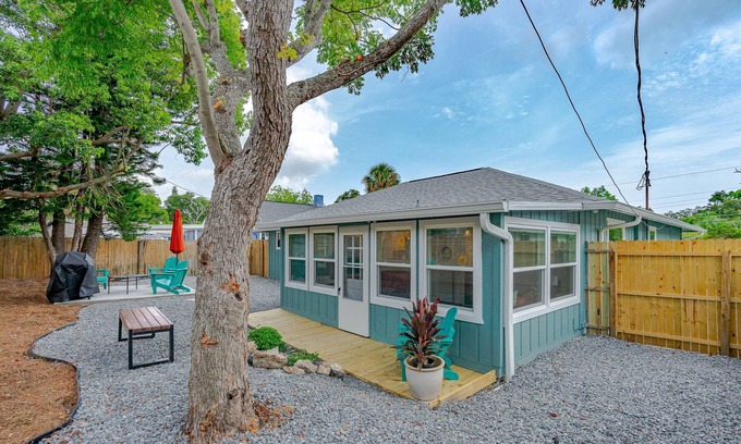 Holly Hill Casa | Dragonfly Landing: Close to Everything