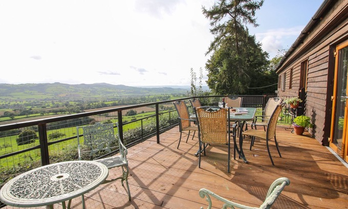 Halfway House Cabaña | DRAGONFLY LODGE, pet friendly, with a garden in Minsterley