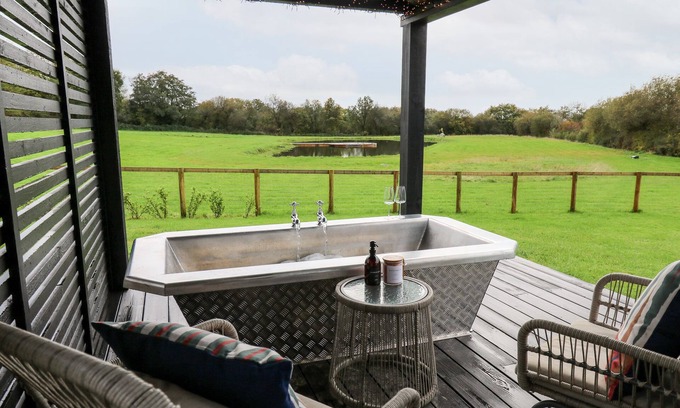 Llanarth Cabaña | Dragonfly Shepherd's Hut
