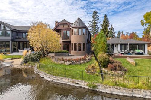 River West Casa | Drake Park Villa