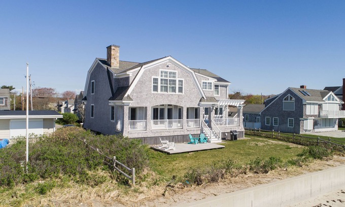 Wells Casa | Drakes Island Beach Front Breathtaking Property : Oceanviews and Sandy Beach !