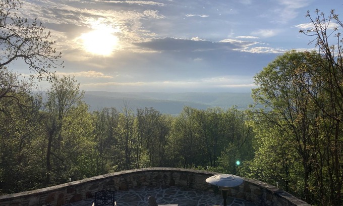 Mountain View Casa | Dramatic views - out of town, but close enough!
