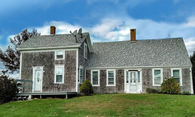 Block Island Casa | "DRATHERBE HOUSE/FANTASTIC VIEWS/DUPLEX"