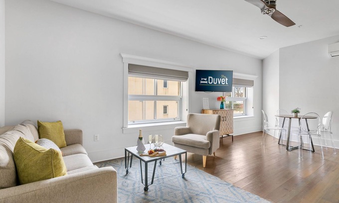 Downtown Charleston Apartamento | Drayton Suite | In the Heart of King Street!