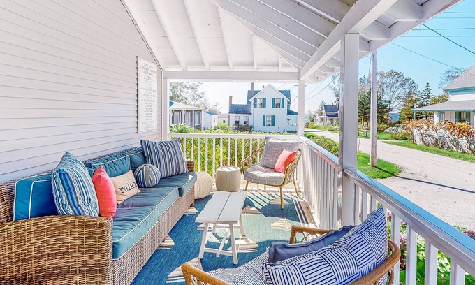 Ocean Point Casa | Dream cottage, with bunkhouse and ocean view, fireplace, patio, grill & WiFi