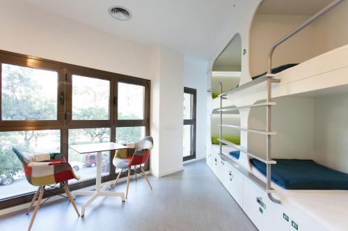 Les Corts Hostal | Dream Cube Hostel