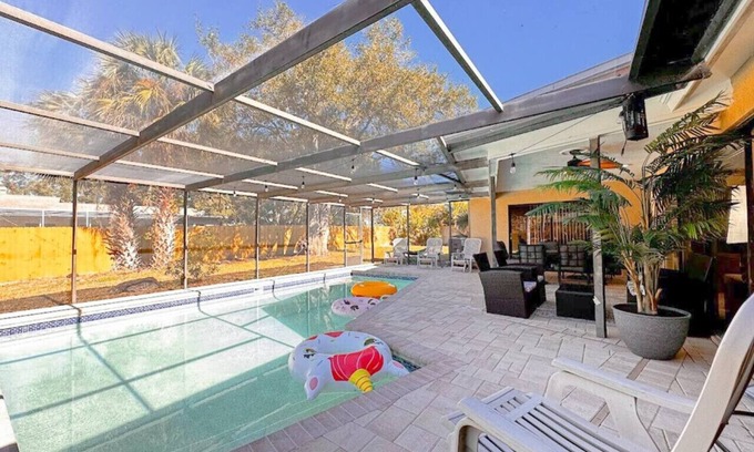 Palm Harbor Villa | Dream Home W PebbleTec Pool