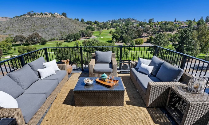 Thousand Oaks Casa | Dream Home with Golf Course View and Hot Tub