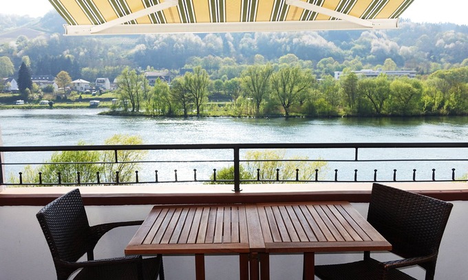 Zell Condominio | Sueño ubicación - apartamento de lujo exclusivo Zell Mosel con balcón a 10 metros del agua
