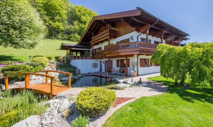 Sankt Valentin Apartamento | Ubicación de ensueño en Ruhpolding con terraza en el estanque de natación