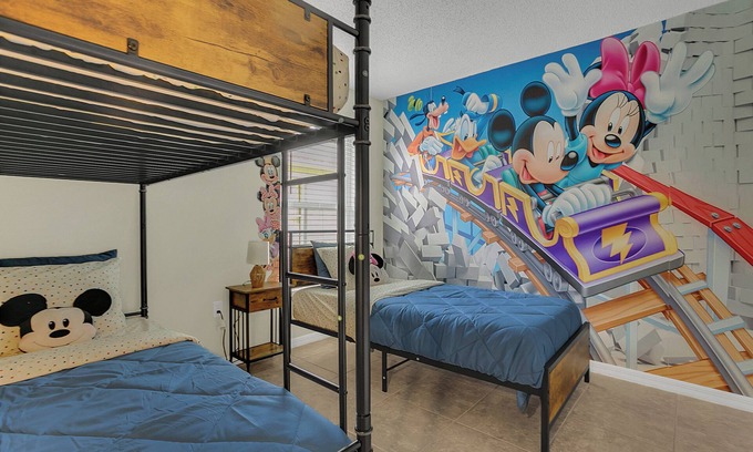 Westridge Casa | Dream Stay Orlando with pool and movie theater. Minutes away from Disney World