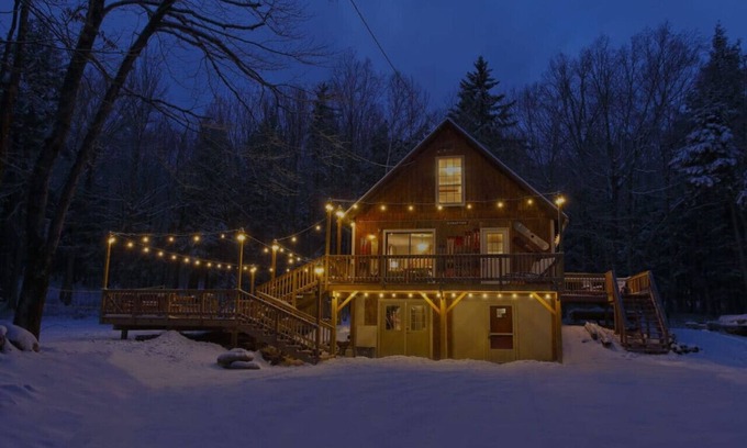 Stratton Cabina | Dream Stratton Forest Cabin w/Hot Tub & Fast WiFi