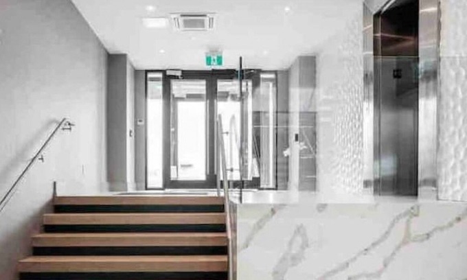 Northeast Mississauga Casa | (12) Dream Suites Toronto Pearson Nap Room