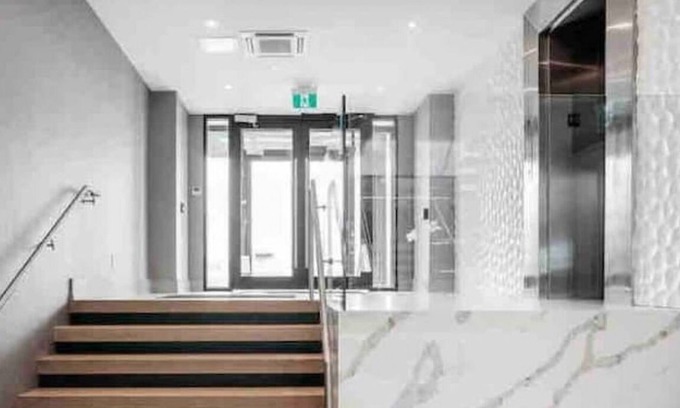 Northeast Mississauga Casa | (10) Dream Suites Toronto Pearson Nap Room