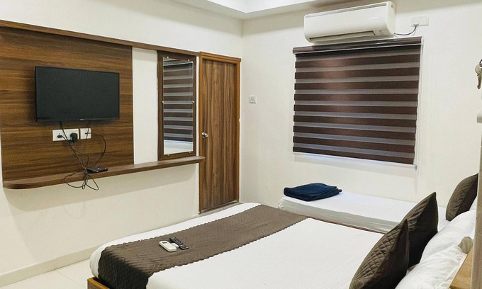 Kukatpalli Hotel | Dream Suites Hotel