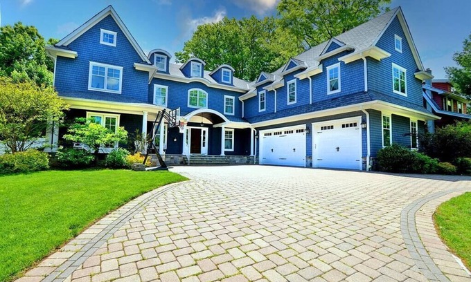 Teaneck Casa | Dream Summer Vacation Home in Teaneck NJ