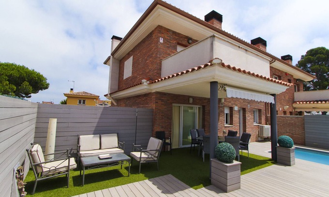 Cap de Salou Chalet De Esquí | DREAM Casa Adosada con Piscina Privada