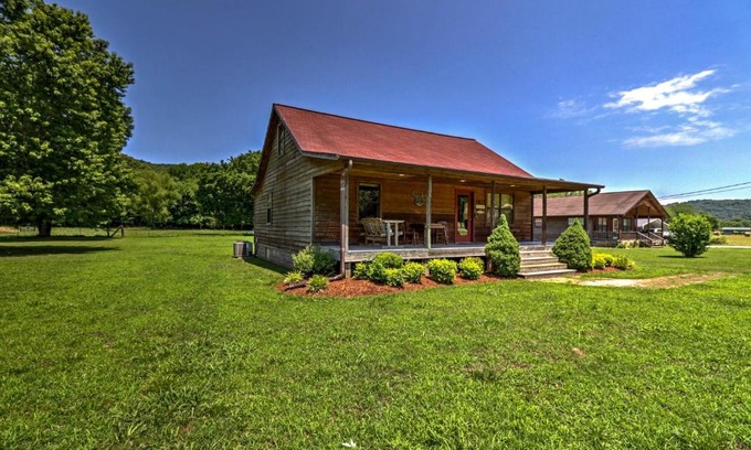 Mountain View Casa | Dream Valley Mountain View Cabin with Covered Porch!