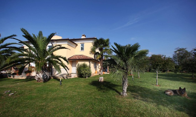 Mali Maj Villa | Villa de ensueño con gran piscina, a 800 metros del mar.