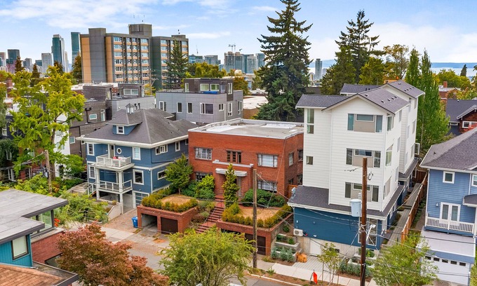 Capitol Hill Casa | Dreamfyre's Ancient Dragon Horn Suite