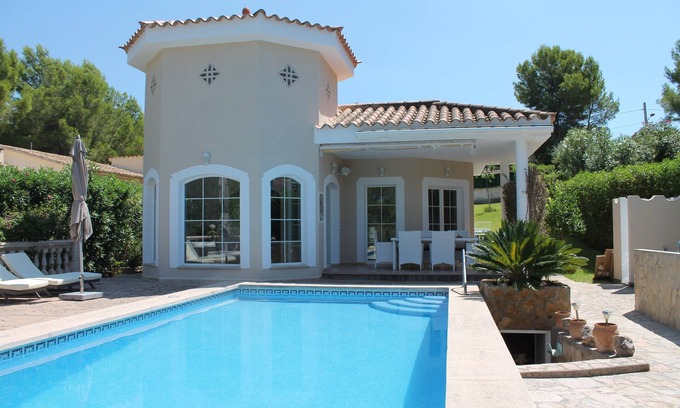 Ses Rotes Velles Casa | INMEDIATA VILLA CALMATZO independiente con piscina privada para 6 personas.