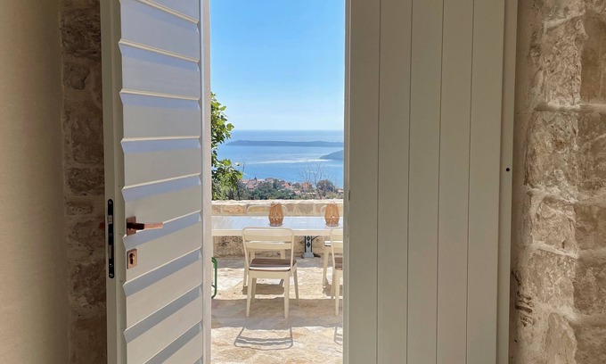 Herceg Novi Casa | Dreamlike stone house by the sea: luxury with infinity pool and panoramic views