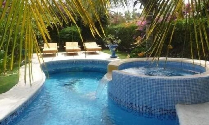 Saly Villa | Villa de ensueño con piscina infinita y jacuzzi