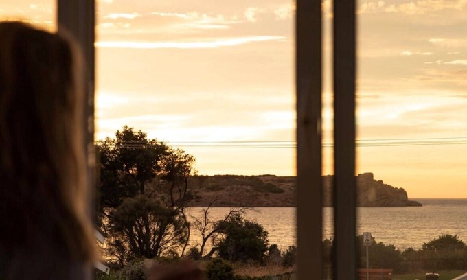 Victor Harbor Cabaña | Dreams of Azur, a romantic beachfront stay for 2