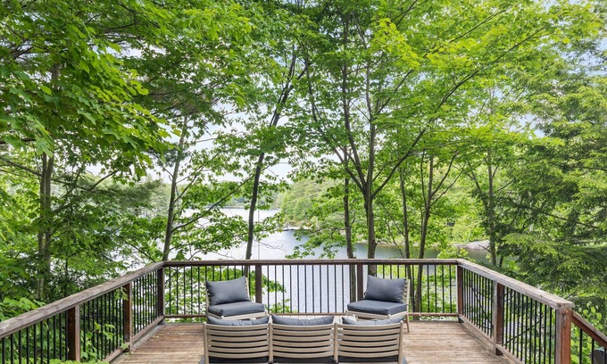 Bala Cabaña | Cozy Lakefront Cottage