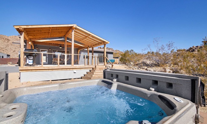Joshua Tree Casa | 🌵Dreamspace - Peaceful Home w/Hot Tub, Fire Pit, Amazing Views & Close To Park Entrance🌵