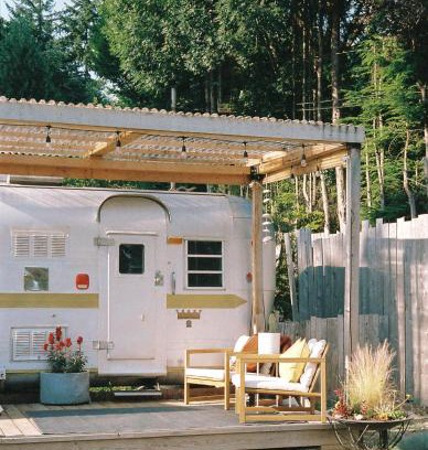 Gibsons Otro | Dreamy Airstream Hideaway with Hot Tub