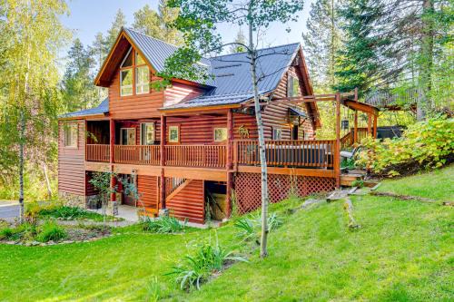 Alpine Casa | Dreamy Alpine Cabin with Hot Tub, Fireplace and More!