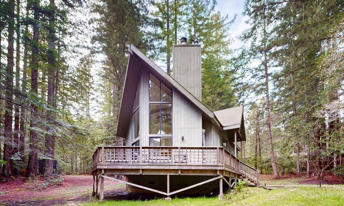 Anchor Bay Casa | Dreamy Chalet Style House in the Forest With Large Deck, Near Beach - 1 Dog Okay