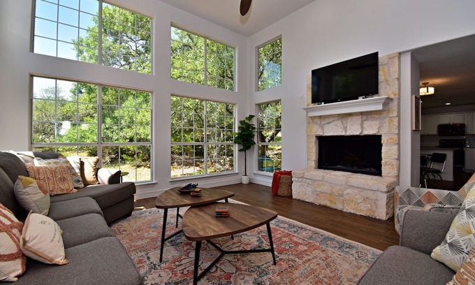 Dripping Springs Casa | Dreamy Dripping Springs | Near Parks, Hiking & More!