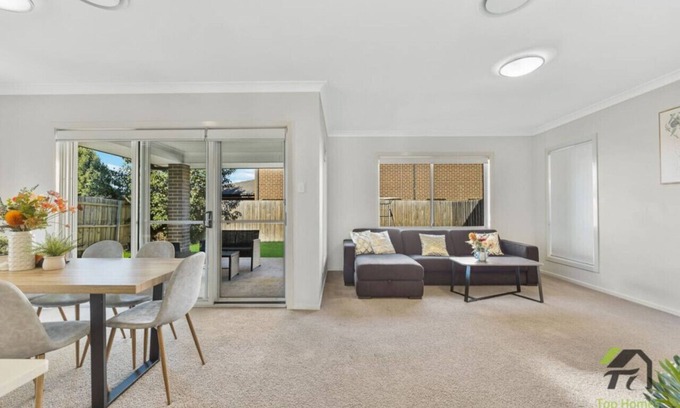 Schofields Casa | Dreamy Dwelling with 4bedroom