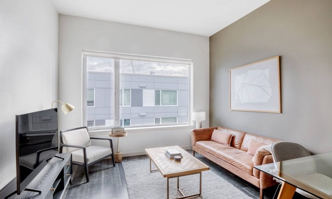 Yesler Terrace Apartamento | Dreamy First Hill 1BR w/ Gym, Roof & Lounge, nr Pioneer Sq, by Blueground