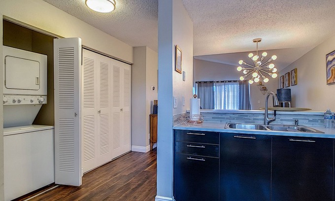 Ventura Condominio | Dreamy Mid Century cerca del centro / aeropuerto MCO