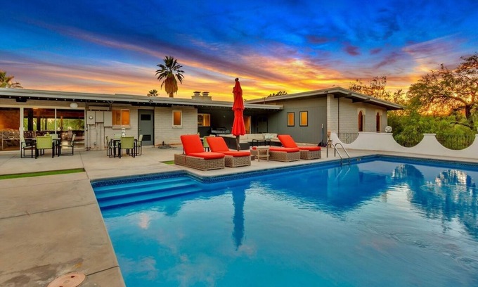 Tucson Casa | Dreamy Mid-Century Desert Oasis- Views for Days