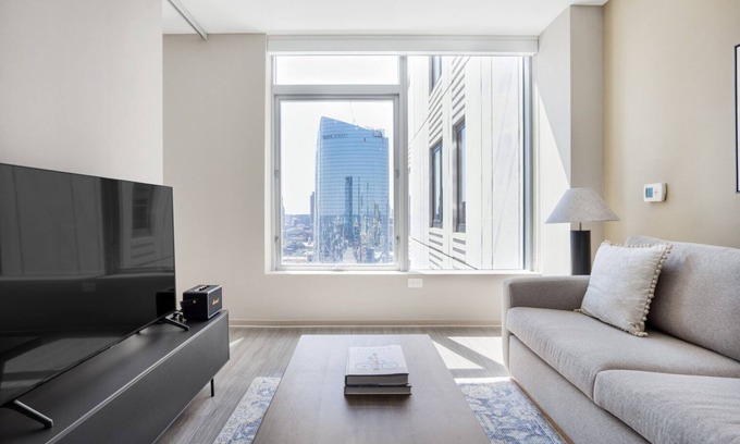 West End Apartamento | Dreamy North Station 1BR w/ W/D & Gym, near TD Garden, by Blueground