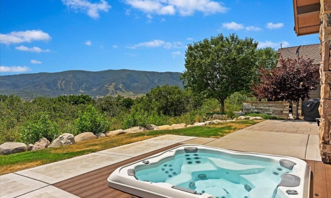 Wolf Creek Casa | Dreamy one level 3 bedroom home with hot tub!