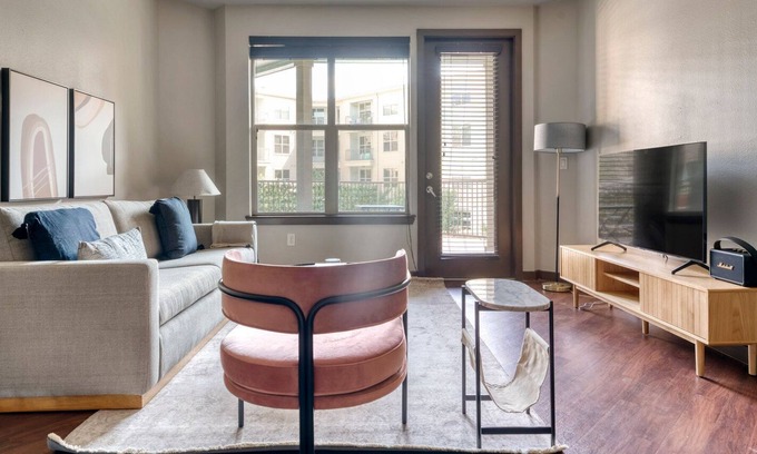 Dawson Apartamento | Dreamy South Austin 2BR w/ Pool, W/D & Gym, nr restaurants, by Blueground