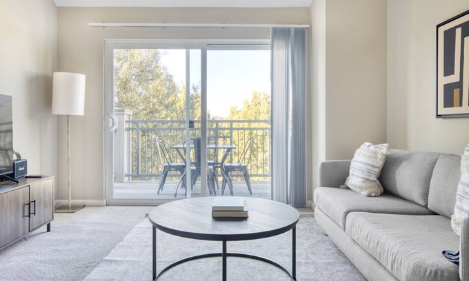 Morse Park Apartamento | Dreamy Sunnyvale 2BR w/ W/D, Pool & Gym, walk to Google, by Blueground