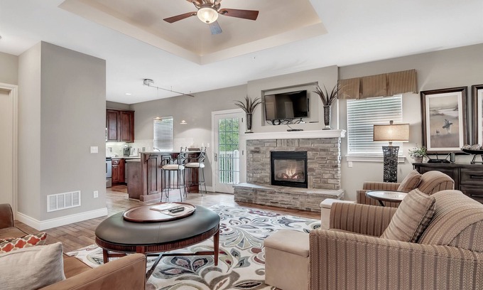 Branson Villa | Dreamy Villa Located Close to the Branson RecPlex!! Come and Stay and Play!!