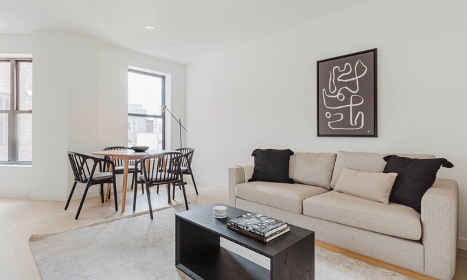 Williamsburg Apartamento | Dreamy Williamsburg 2BR w/ Laundry, near Subways, by Blueground