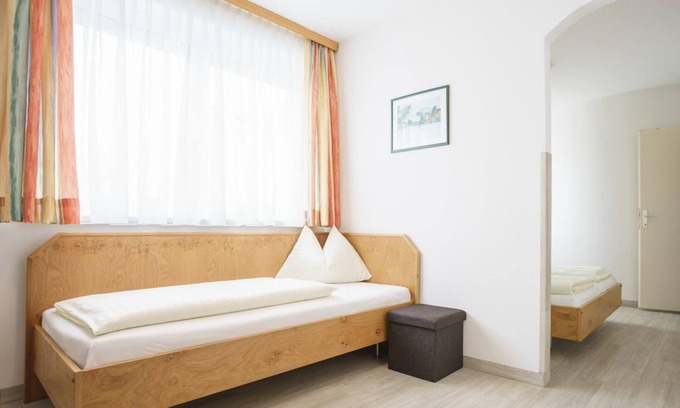 Schallmoos Casa | Dreibettzimmer - Drei Kreuz, Hotel