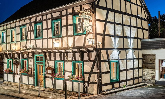 Metternich Casa | Dreibettzimmer - Landhotel Zum Schwan Garni