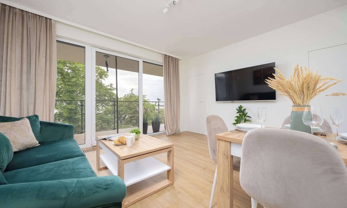 Serock Apartamento | Drewnowskiego 7A | Zegrze | Stylish Apartment by the Lake | Balcony