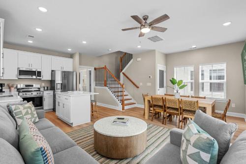 Myrtle Beach Casa | DriftMint- Ocean View- Dog friendly Garage